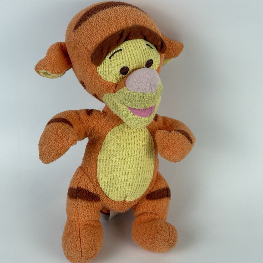 Disney Winnie the Pooh Bear Baby's First Tigger Plush Rattle Fisher Price 2001